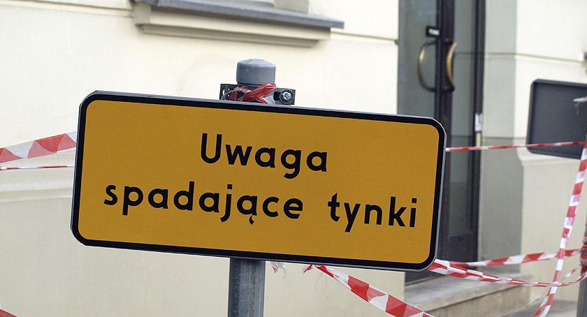 Ulica Rozbrat – sypie się tynk