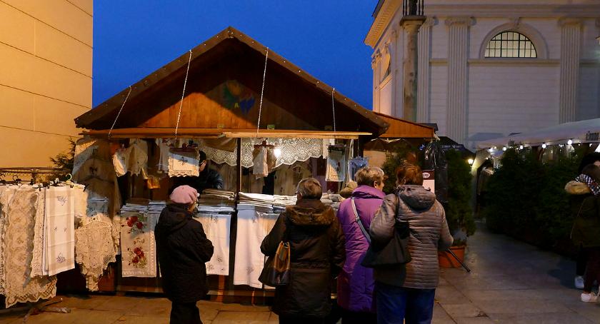 Regionalny bazar przy Placu Zamkowym