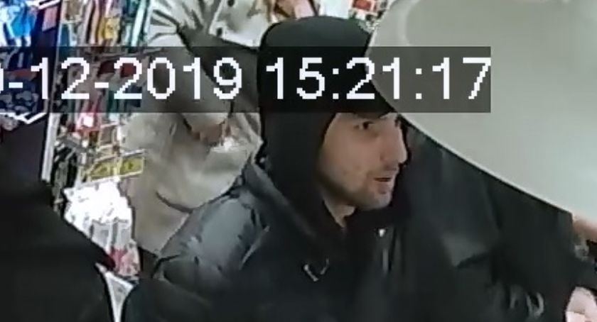 Poszykowany za kradzież plecaka na Śródmieściu. Rozpoznajesz go?