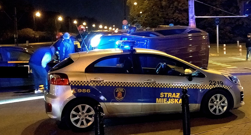 Nocna kolizja przy Alei Niepodległości