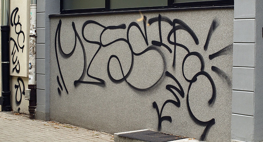 Policja poszukuje graficiarzy