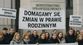 Rodzice i dziadkowie protestowali w Warszawie. Domag…