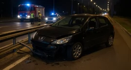 Nocny wypadek w centrum Warszawy. Peugeot uderzył w …