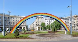 Tęcza nie wróci na Plac Zbawiciela. Powodem spór o p&hellip;