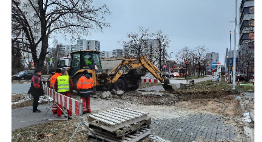 Przebudowa wjazdu z ul. I. Gandhi. Zmiany na urzędowym parkingu!