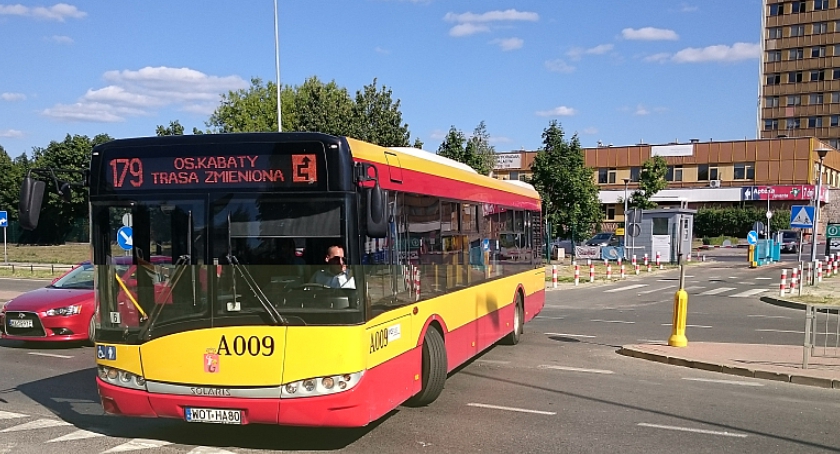 Wypadek z udziałem autobusów. Pięć osób w szpitalu