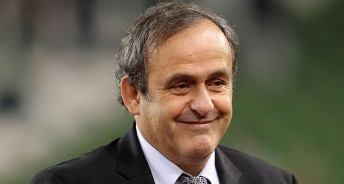 Michel Platini wyremontuje boisko! 