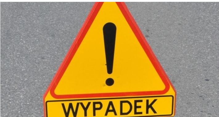 Dostawczy peugeot wylądował w rowie na Puławskiej