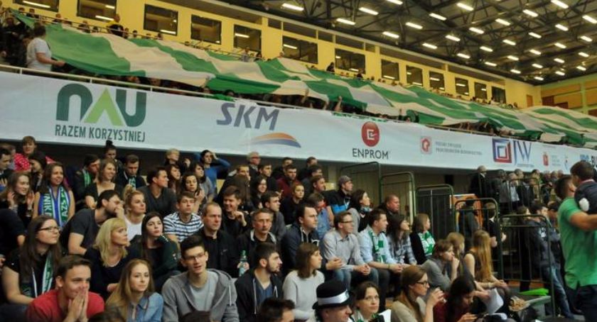 Znajdź siebie na zdjęciach i wygraj bilety na mecz Politechniki