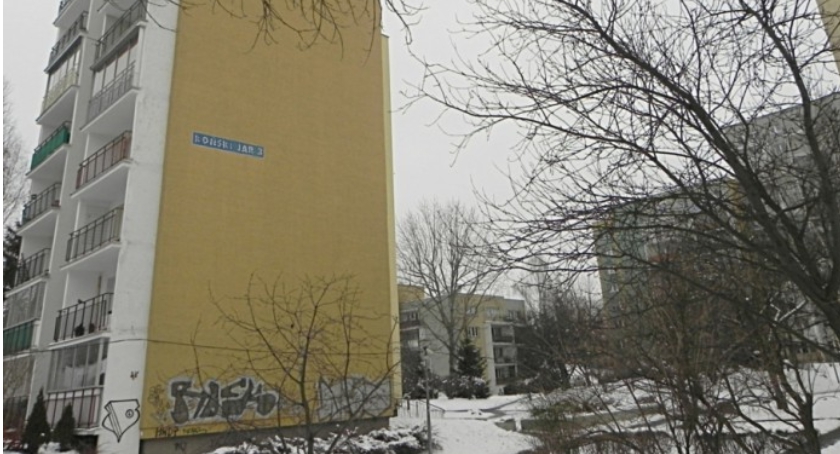 Ptasie mieszkanie na pustej ścianie - konkurs na projekt muralu