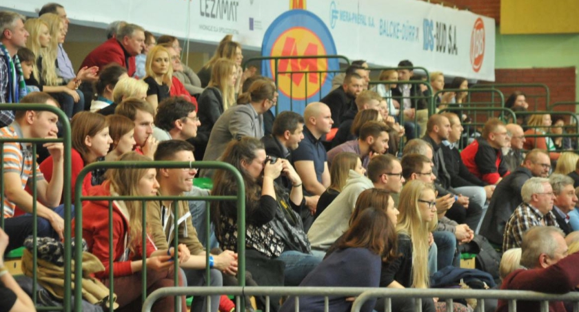 Znajdź siebie na zdjęciach i wygraj bilety na mecz AZS Politechniki Warszawskiej!