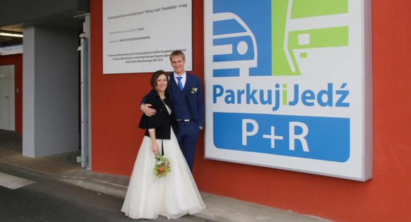 Wzięli ślub na parkingu P+R Metro Stokłosy