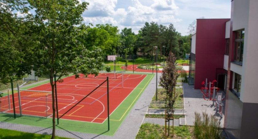 Zespół Szkół Specjalnych nr 102: budowa obiektu przy Halnej 32 zakończona