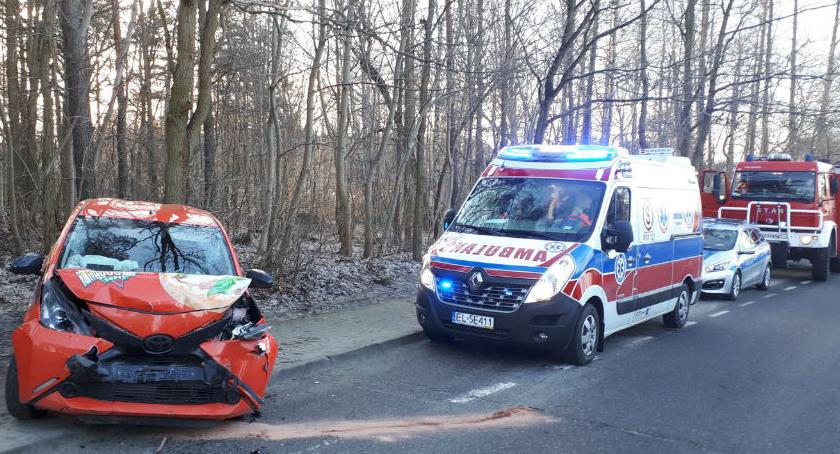 Wypadek na ul. Złotej Jesieni. Straż pożarna publikuje zdjęcia