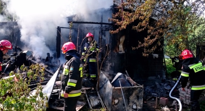 Pożar altanki przy ul. Sęczkowej w Wawrze