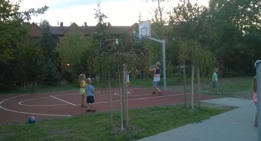 Chodniki, place zabaw, rozbudowa Sadulskiego Zakątka - co Wawer zyska z budżetu partycypacyjnego