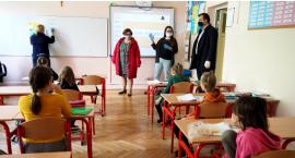 W dzielnicy Wawer uczniowie klas I-III wrócili na zajęcia opiekuńczo-wychowawcze