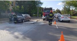 Pożar samochodu na ul. Mozaikowej w Wawrze