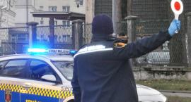 Wypadek na Patriotów: samochód dachował, zablokowany ruch 
