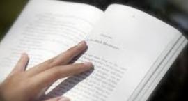 Więcej książek w bibliotece publicznej w Aninie?