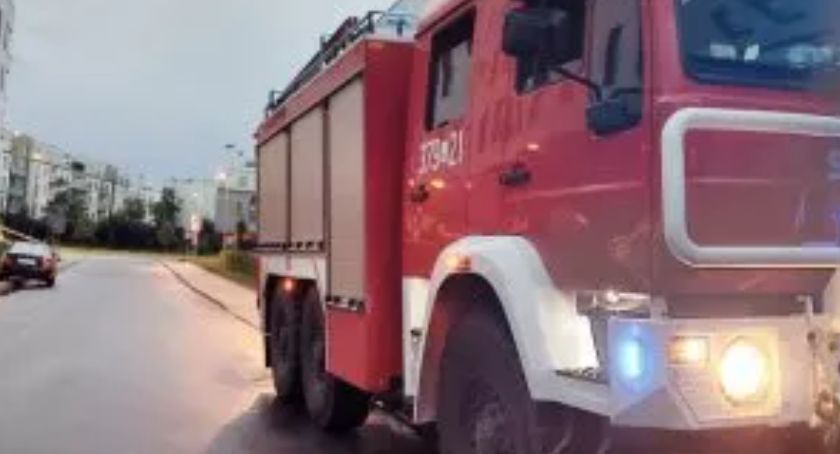 Trzeba było rozciąć auto przy Trakcie Brzeskim