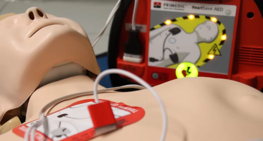 W Wesołej mamy aktywne defibrylatory AED. Gdzie dokładnie? 