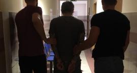 Udawała, że nie żyje by mąż przestał ją dusić