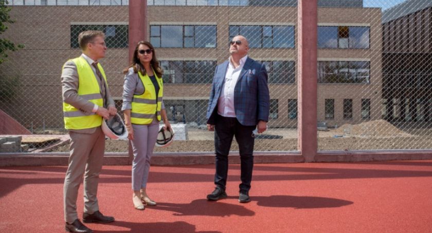 Supernowoczesna szkoła w Wilanowie niebawem otworzy swoje drzwi [ZDJĘCIA]