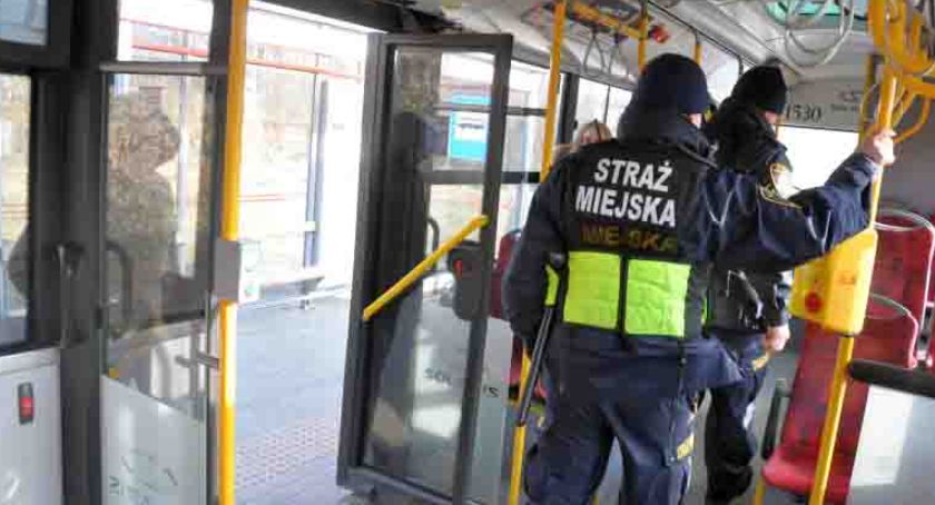 Przeszkadzał pasażerom na pętli w Wilanowie