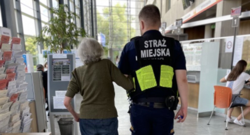 Chciała załatwić sprawy w urzędzie, źle się poczuła