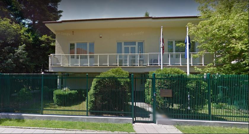 Nieproszony gość u ambasadora