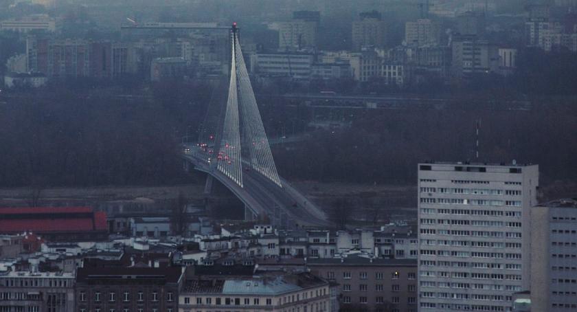 Smog nad Warszawą przekracza granice