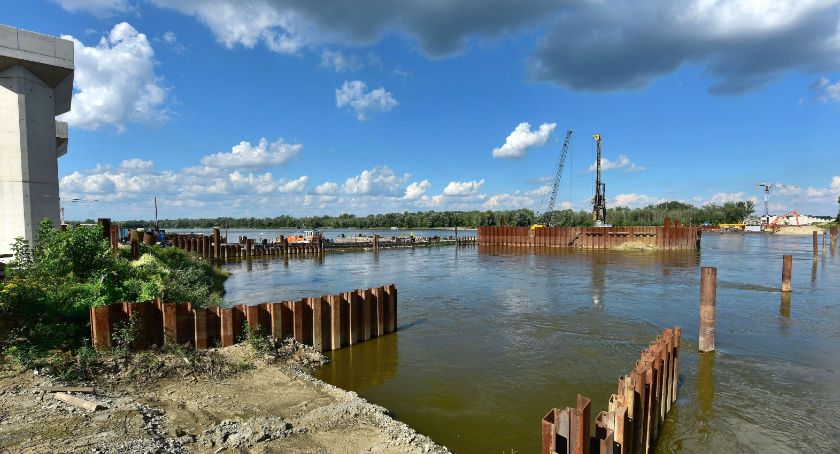 Budowa mostu Południowego z opóźnieniem. Termin lato 2020 nierealny