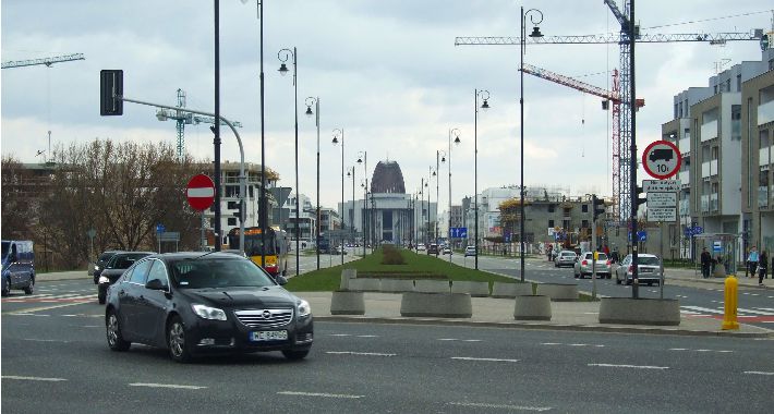 Zakupy ważniejsze niż dziecko: matka zostawiła niemowlę w nagrzanym samochodzie
