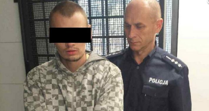 Policjanci przyłapali parę na kradzieży pałacowych rynien