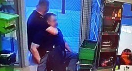 Awanturnik rozrabiał w sklepie, potem na ulicy. Zaradził temu strażnik po pracy
