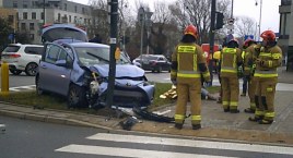 Miasteczko Wilanów: Zderzenie aut, dwie osoby ranne [ZDJĘCIA]