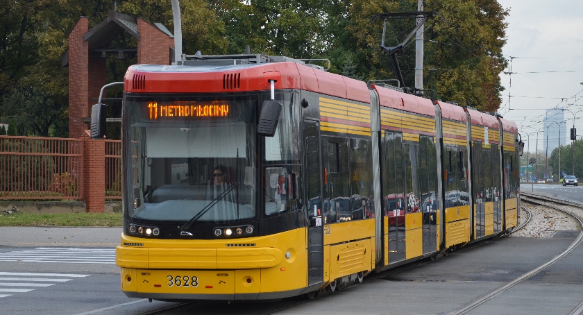 Punktualna komunikacja? Autobusy i tramwaje przyjeżdżają na czas.