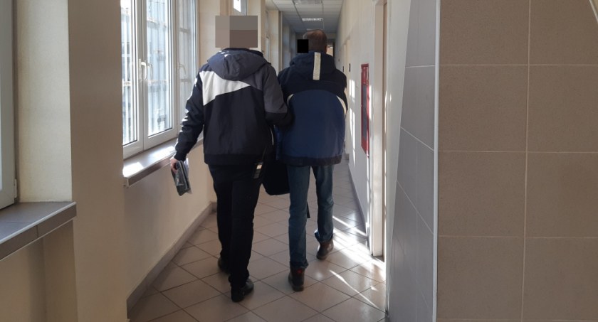 Przyłapano go na włamaniu do pomieszczenia pracowniczego