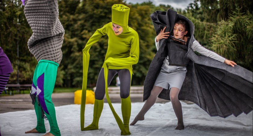 Latający Teatr Sztuki Ciała: zbliżają się dwie parady! 
