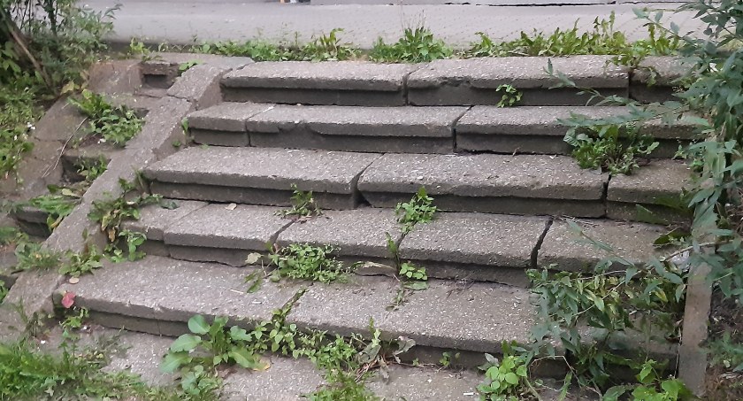 Niby nic takiego, a jednak stanowi przeszkodę