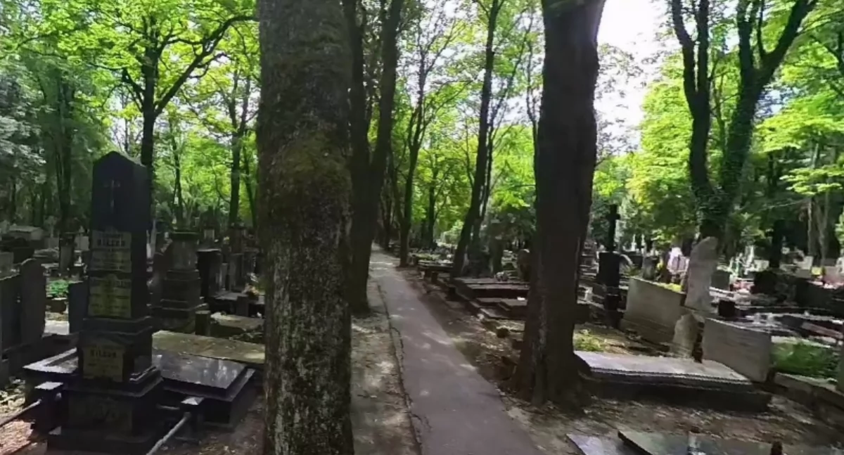 Sentymentalny spacer na Woli. Tym razem po Starych Powązkach