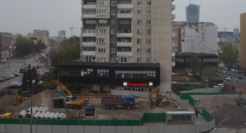 Wojewoda uspokaja: metro jest i będzie budowane.