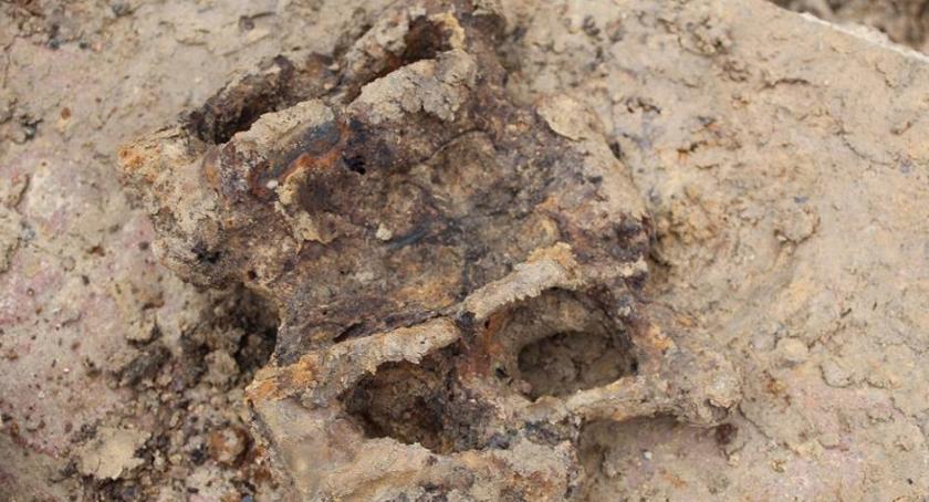 Podczas budowy metra wykopano szczątki czołgu? Interesujące znalezisko archeologiczne