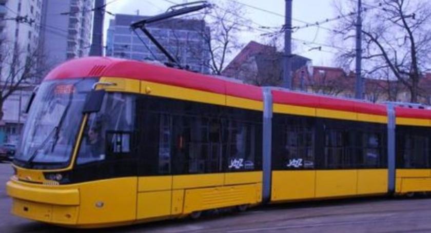 Zderzenie tramwaju z samochodem na Obozowej