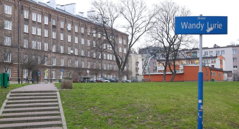 Nowy plac zabaw na skwerze Wandy Lurie