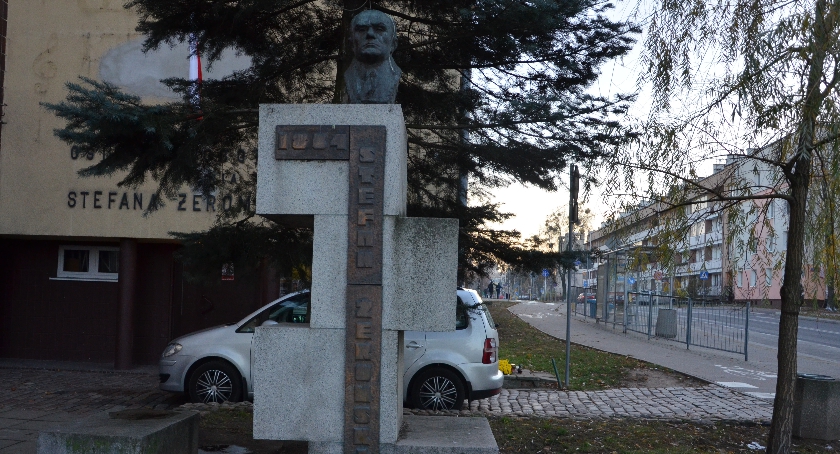 Renowacja pomnika Stefana Żeromskiego