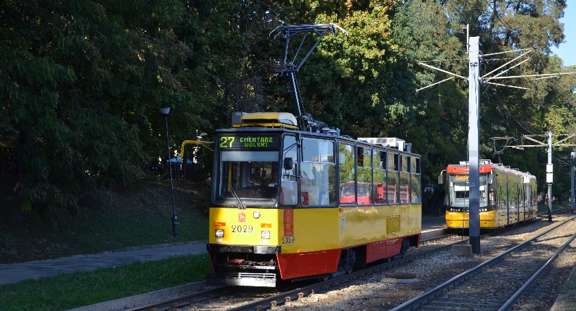 Wypadek na Okopowej. Szesnastolatek wpadł pod tramwaj.