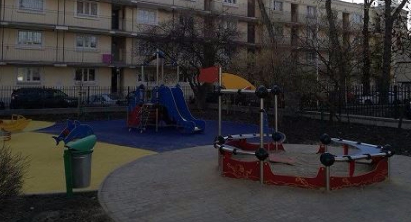 Kolejny plac zabaw otwarty na Woli