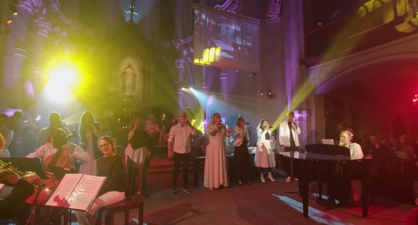 Koncert papieski JP2 w Kozłowie Biskupim - śpiewaj z całego serca
